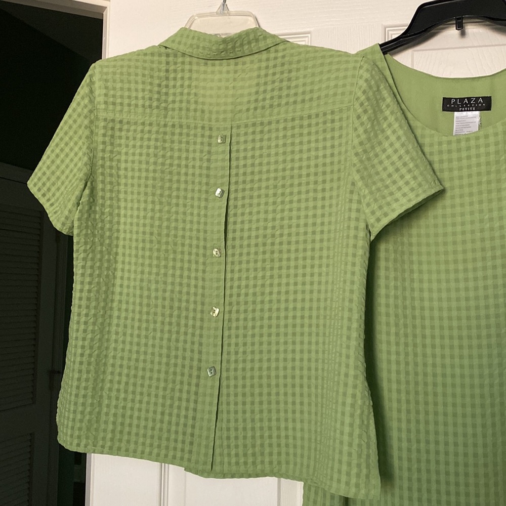 Sophisticated 2 pc Green Pineapple Dress and Blouse Size 10P - Picture 7 of 7